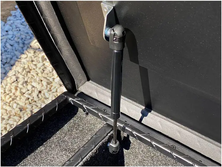 truck toolbox gas strut mounting points and lid opening angle
